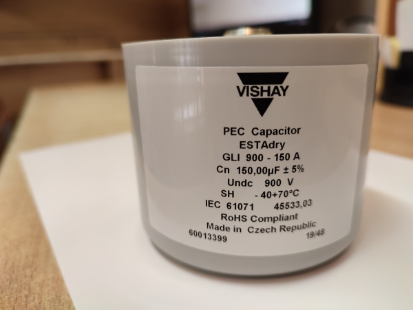 Конденсатор плёночный GLI900-150A Vishay